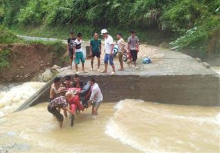 Áp thấp nhiệt đới sắp xuất hiện trên Biển Đông, gây mưa lớn tại Bắc bộ