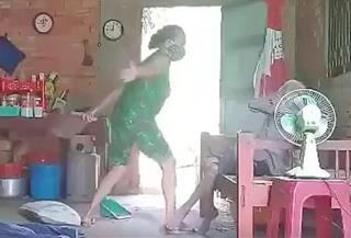 Cô hồn từ đâu ra mà đang ngập tràn mặt đất thế?