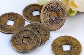 Khám phá gieo quẻ âm dương là gì để tránh bị mê muội và kẻ xấu sai khiến