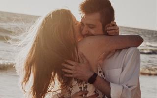 Tử vi hôm nay 19/1/2021 về tình yêu của 12 con giáp: Ai đang đắm say trong mật ngọt