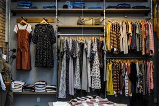 Gợi ý trang phục may mắn cho 12 chòm sao Tết 2022, cứ mặc là hên