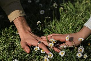 Tử vi hôm nay 11/12/2021 về tình yêu của 12 con giáp: Ai có nhiều trăn trở?