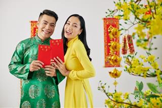 Năm Tân Sửu 2021 nên chọn tuổi nào để xông đất đẹp nhất, hợp nhất?