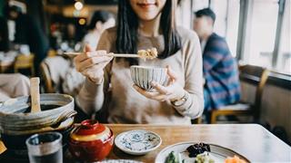 Ngả mũ thán phục cách dùng tiền thông thái của người Nhật