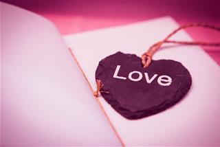 Tử vi hôm nay 25/5/2021 về tình yêu của 12 con giáp: Tình ai ngọt ngào như socola?