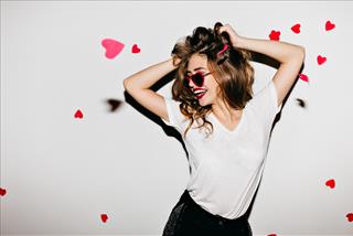 Khuyết điểm đầy mình nhưng điều gì khiến những nàng giáp này vẫn vượng duyên, nườm nượp kẻ đưa người đón?