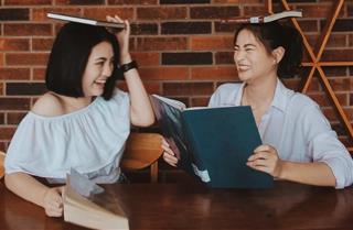 5 kiểu bạn bè nên tránh xa ngay lập tức nếu không muốn RƯỚC HỌA