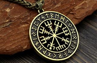 Bùa Money Amulet Thái Lan là gì? Hiệu nghiệm tới đâu mà trên Tiki cũng bán?