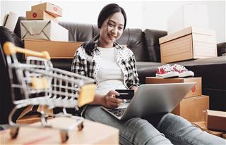 Bí kíp giúp 12 chòm sao bảo toàn tiền bạc qua các mùa SIÊU SALE dày đặc trong năm