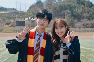 Tan chảy với top 5 cung hoàng đạo có nụ cười đẹp nhất, cười cái yêu luôn!