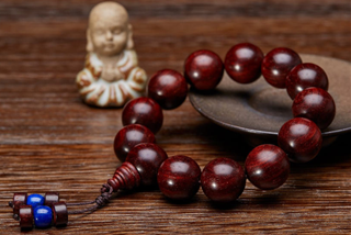 Chi tiết cách sử dụng, cách lần chuỗi tràng hạt chuẩn theo Phật giáo