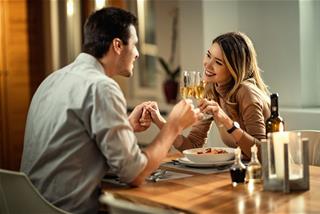 Đâu là điều kiện tiên quyết khiến 12 con giáp nam phải lòng một cô gái, gặp là yêu quên lối về?