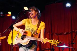 Xếp hạng mức độ hát hay của 12 chòm sao: Ai như nuốt mic, ai luôn lệch tông?