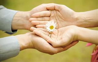 Từ vi hôm nay: Top 4 con giáp thấu hiểu người yêu 25/8/2022