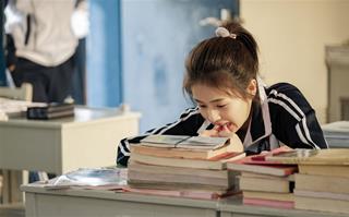 4 cung hoàng đạo này tuy học dốt nhưng bù lại kiếm tiền cực đỉnh!