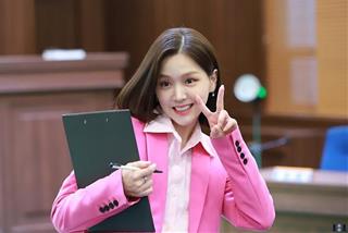 2 ngày cuối tuần 14 - 15/10, ghen tị 4 chòm sao vận trình nở hoa, thành công như ý!