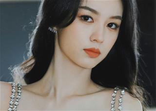 4 chòm sao ĐẸP xuất sắc nhưng không biết mình đẹp! Thật uổng phí!