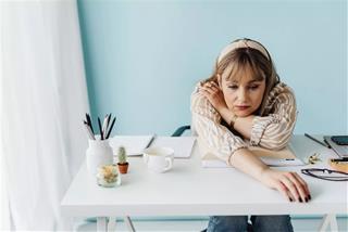 Chỉ số mệt mỏi nơi làm việc của 12 chòm sao: Ai lúc nào cũng chỉ muốn nghỉ việc?