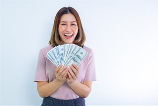 Được thần MAY MẮN ưu ái cuối tuần này (27-28/5), 4 con giáp đón tài lộc tăng vọt, đời sống lên hương