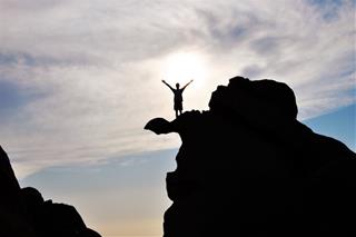 Tử vi hôm nay: Điểm danh 4 con giáp thành công ngày 10/1/2024, gặt hái thành tích cao