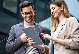 Tử vi hôm nay - Top 3 con giáp nhiều lộc nhất ngày 7/3/2024, tiền đổ về bất ngờ