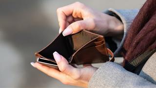 Cả đời gặp may nhưng vẫn NGHÈO vì Thần TÀI xa lánh, 4 tuổi này nên xem lại mình trước khi trách ĐỜI!