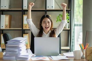 Tử vi hôm nay: 4 con giáp ăn LỘC lớn ngày 29/11/2025, tiền của đổ về tới tấp