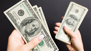 Tử vi hôm nay: 3 con giáp đón lộc bất ngờ ngày 12/12/2025, tiền vàng chảy ào ào như thác