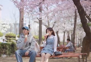 Ghen tị 3 chòm sao có tin VUI tình duyên tháng 12/2025, kịp có bồ trước TẾT!