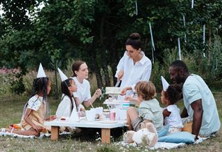 Tháng sinh ảnh hưởng tới mối quan hệ gia đình: Ai thân thiết với bố/mẹ, ai tự lập, không được hỗ trợ?