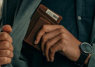 Người sinh tháng âm lịch này cực kỳ dễ giàu, muốn tránh cũng không được