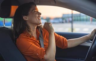 Top 4 chòm sao may mắn, đón mưa tài lộc trong mùa Cự Giải 2025