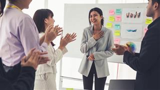 Tử vi hôm nay: 4 con giáp vượng đủ đường ngày 15/7/2025, nỗ lực được đền đáp