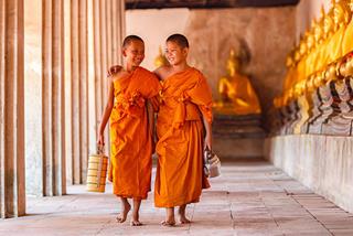 Nghe Đức Phật cảnh tỉnh về bạn tốt, bạn xấu - Áp dụng lời Phật dạy để có tình bạn chất lượng