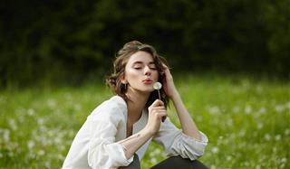 Bất ngờ với độ tuổi MẶN MÀ quyến rũ nhất của 12 con giáp: Bạn đẹp nhất khi nào?