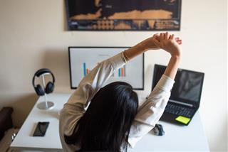 Ngày mới 4/2/2026 - Gia Tiên phù hộ, 4 con giáp này LÀM ĂN đỏ, sự nghiệp phất như diều gặp gió