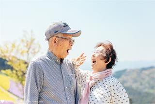 Nửa đầu năm 2026, vũ trụ ban phát tình yêu, 3 chòm sao này THOÁT Ế, đào hoa số 2 đố ai số 1