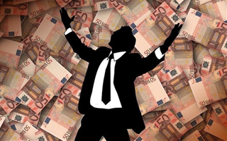 Sinh đúng vào giờ Tứ Mã này đừng hỏi vì sao NHANH GIÀU nhưng cũng CHÓNG NGHÈO!