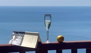 Tử vi thứ 5 ngày 12/3/2026 của 12 cung hoàng đạo: Thiên Bình xinh xắn, Kim Ngưu hết tiền