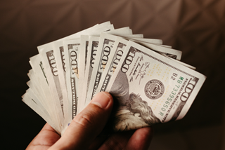 Tử vi hôm nay: 4 con giáp làm ăn cực VƯỢNG ngày 10/4/2026, tiền đầy ắp túi