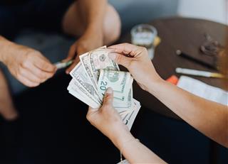 Tử vi hôm nay - Ghen tị với top 3 con giáp lắm tiền ngày 20/4/2026