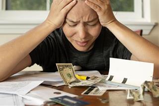 Tử vi hôm nay: 4 con giáp xui xẻo đủ kiểu ngày 15/4/2026, tiềm ẩn nguy cơ mất tiền