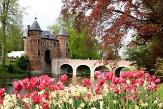 Tử vi thứ 2 ngày 27/4/2026 của 12 cung hoàng đạo: Cự Giải lo lắng, Bảo Bình nhạy cảm