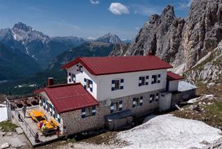 Tử vi tuần mới của 12 con giáp (27/4-3/5/2026): Dần bận rộn, Mùi có lộc