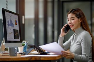 Tử vi hôm nay: Mùng 1 đầu tháng tứ bề tăng trưởng, 4 con giáp tha hồ BUNG LỤA!