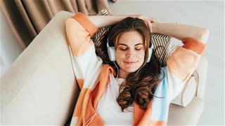Hãy lười biếng có chủ đích: Liều thuốc cho tâm hồn đang kiệt sức