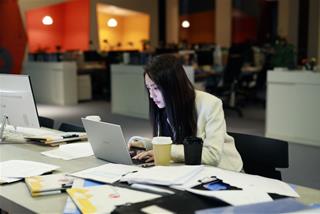 Két sắt chật chỗ! Mùa Thu 2026 có 3 tuổi này GIÀU bất ngờ, càng cày càng lắm TIỀN cất sổ tiết kiệm