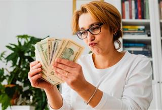 Gen Z chê cổ hủ, nhưng đây lại là 6 quy tắc tài chính giúp thế hệ trước làm giàu