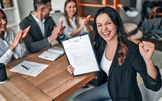 Mở mắt ra là có quà: Top 3 con giáp được Vũ trụ trải thảm đỏ, đón vận may tốt lành ngày 14/9/2026