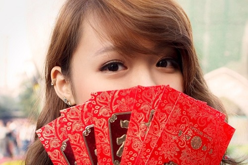 Top 4 cung hoàng đạo chuẩn bị may túi 3 gang đựng lì xì Tết Bính Thân